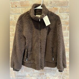 NWT Womens lined jacket. Universal Tgread size Large in Brown.